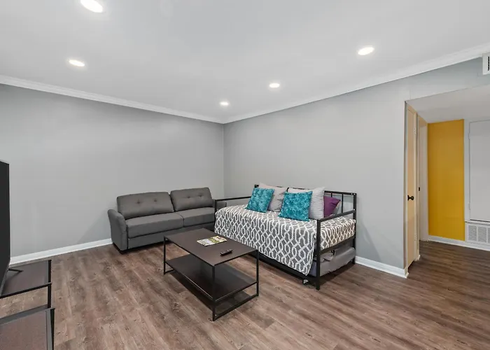 Montrose 1Br Apartment With Modern Vibes And Fast Wifi