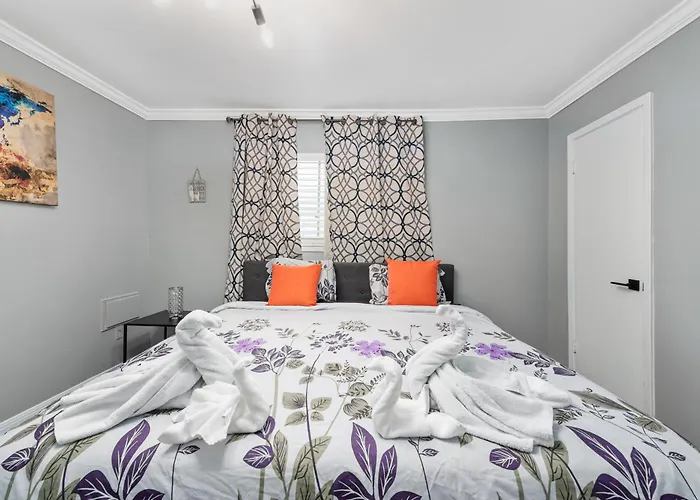 Montrose 1Br Apartment With Modern Vibes And Fast Wifi